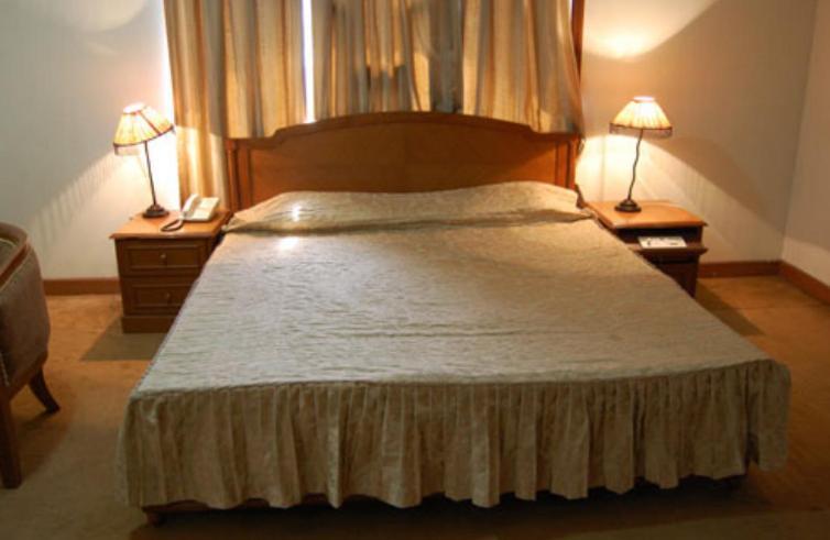 Hotel Sita Manor Гвалиор Стая снимка
