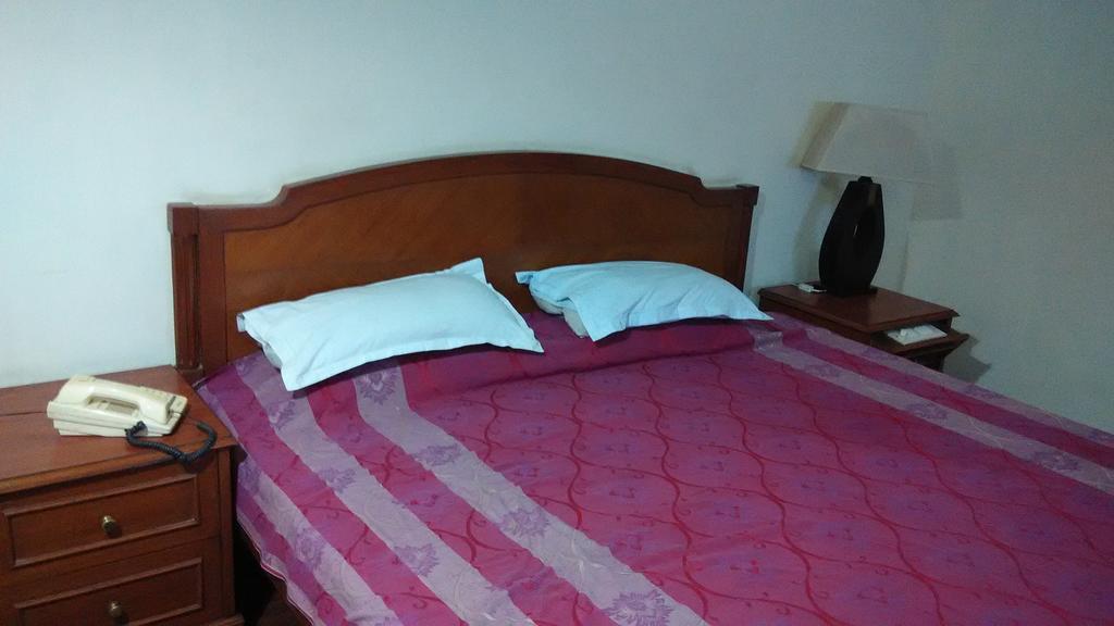 Hotel Sita Manor Гвалиор Екстериор снимка