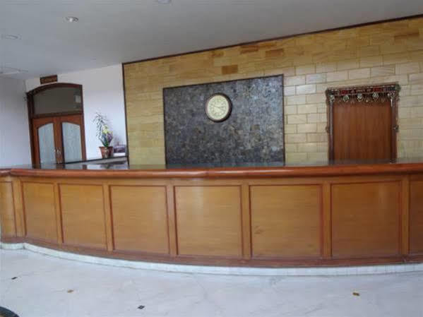 Hotel Sita Manor Гвалиор Екстериор снимка